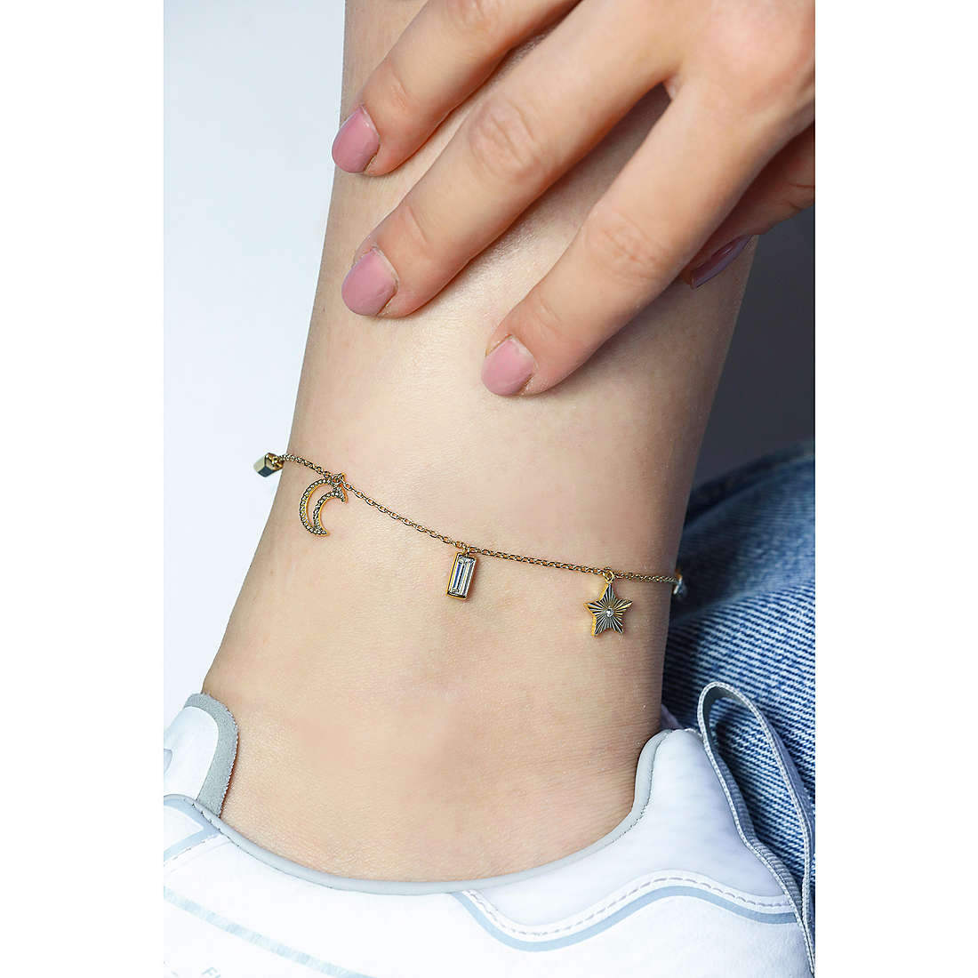 Brosway Anklets Chant woman BAH16 wearing