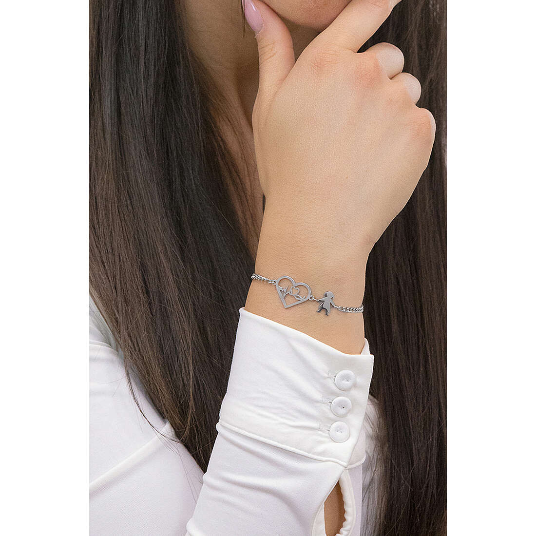 Family Story bracelets Beloved ones woman FSY18BS-F wearing