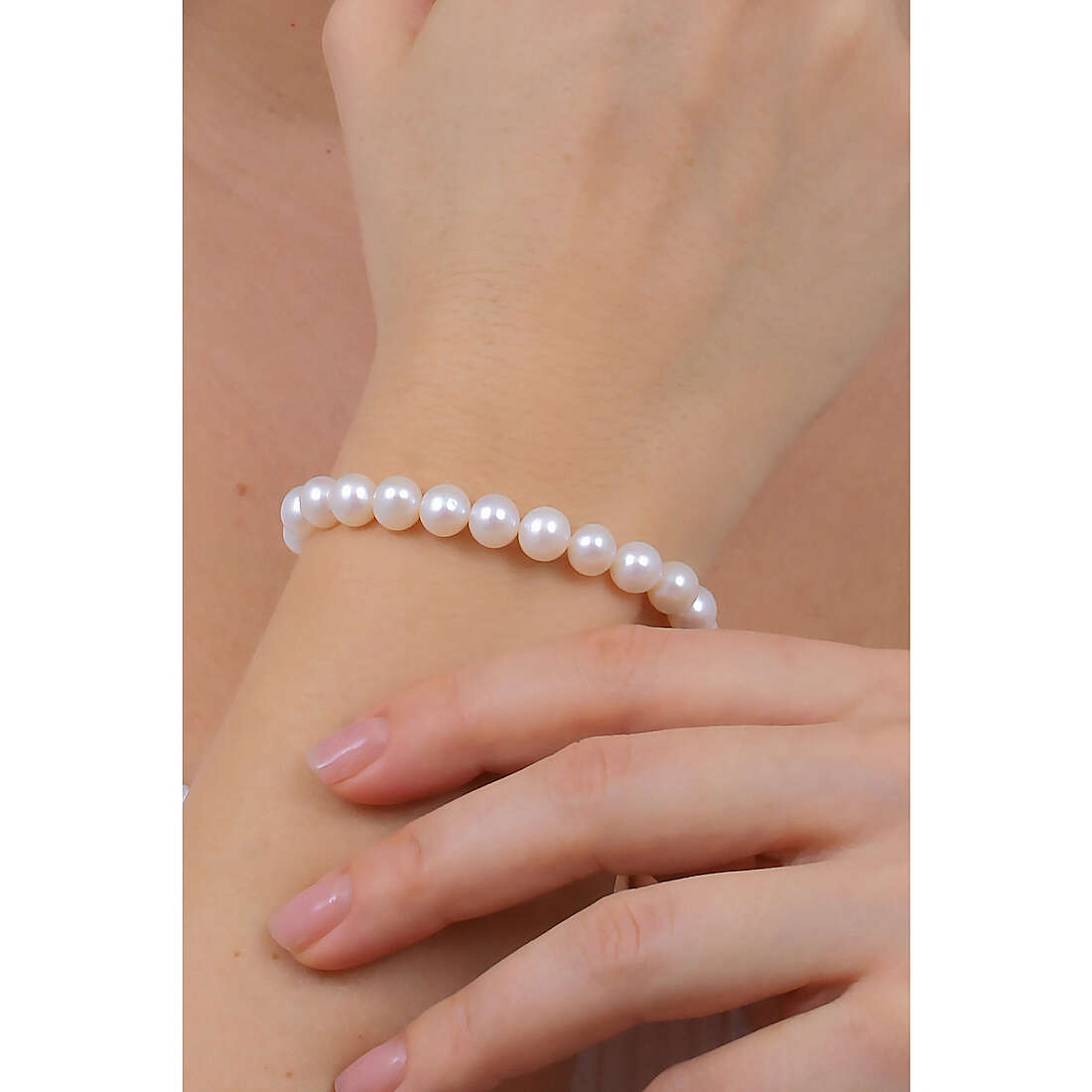 Comete bracelets Easy Basic woman BRQ 114 AM wearing