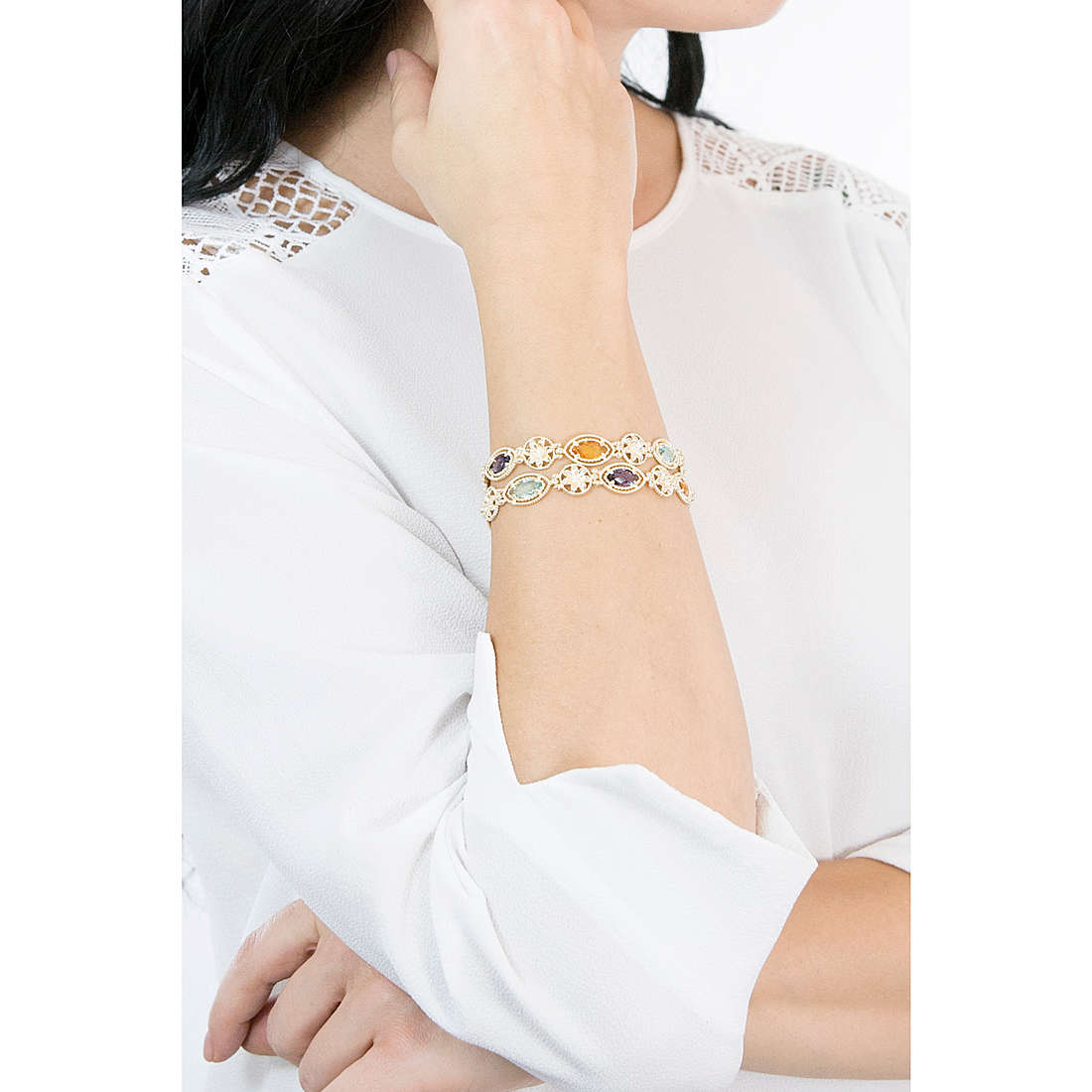 Sovrani bracelets Versailles woman J4459 wearing