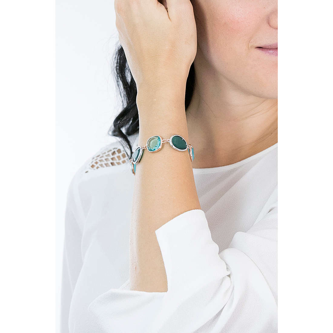 Sovrani bracelets Cristal Magique woman J4852 wearing