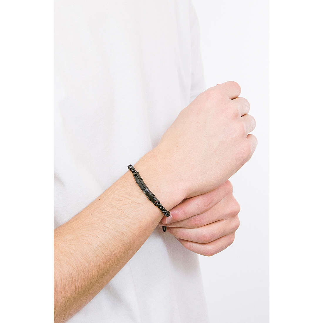 2Jewels bracelets Blockchain man 232213 wearing