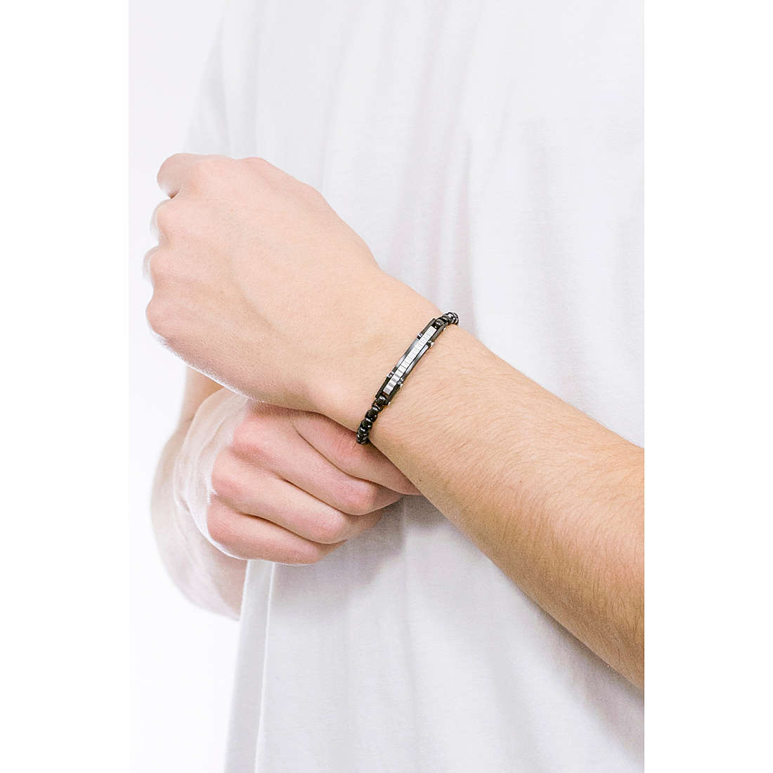 2Jewels bracelets Blockchain man 232216 wearing