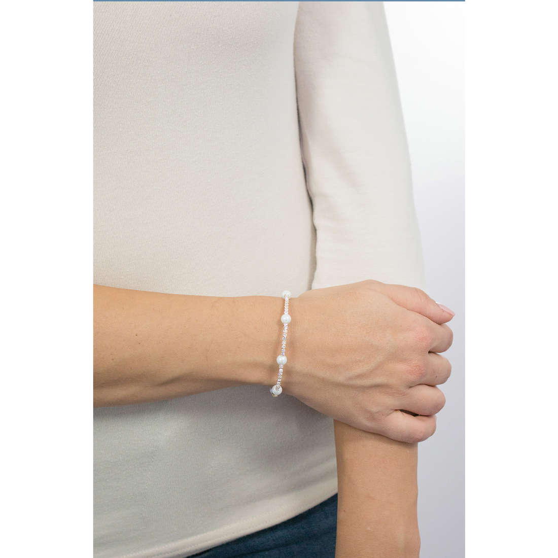 Luca Barra bracelets Perle Easy Chic woman LBBK1401 wearing
