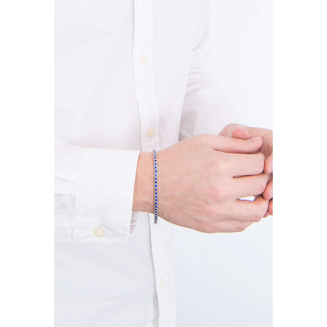 Cesare Paciotti bracelets Loop man JPBR2015B/19 wearing