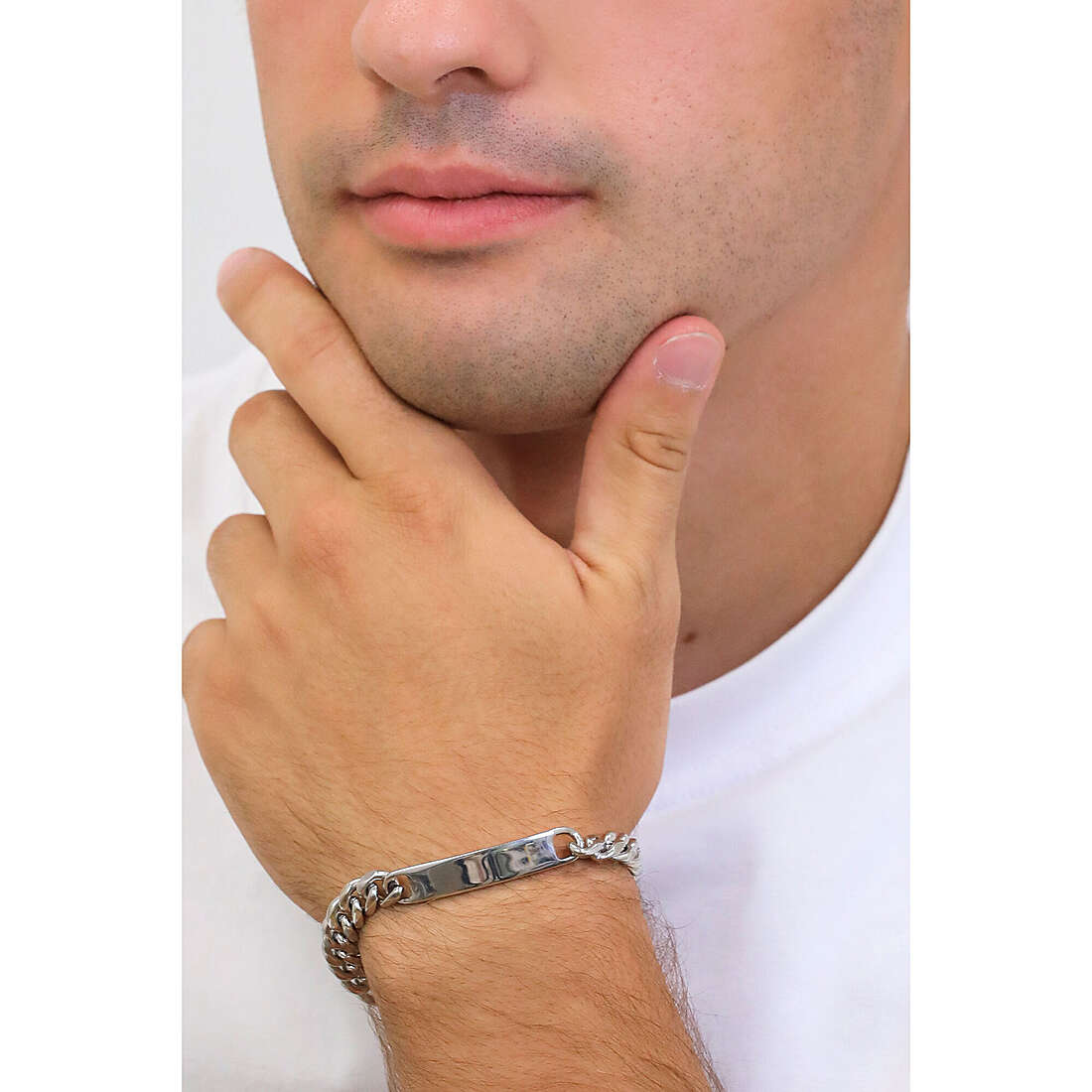 Comete bracelets Chain man UBR 1133 wearing