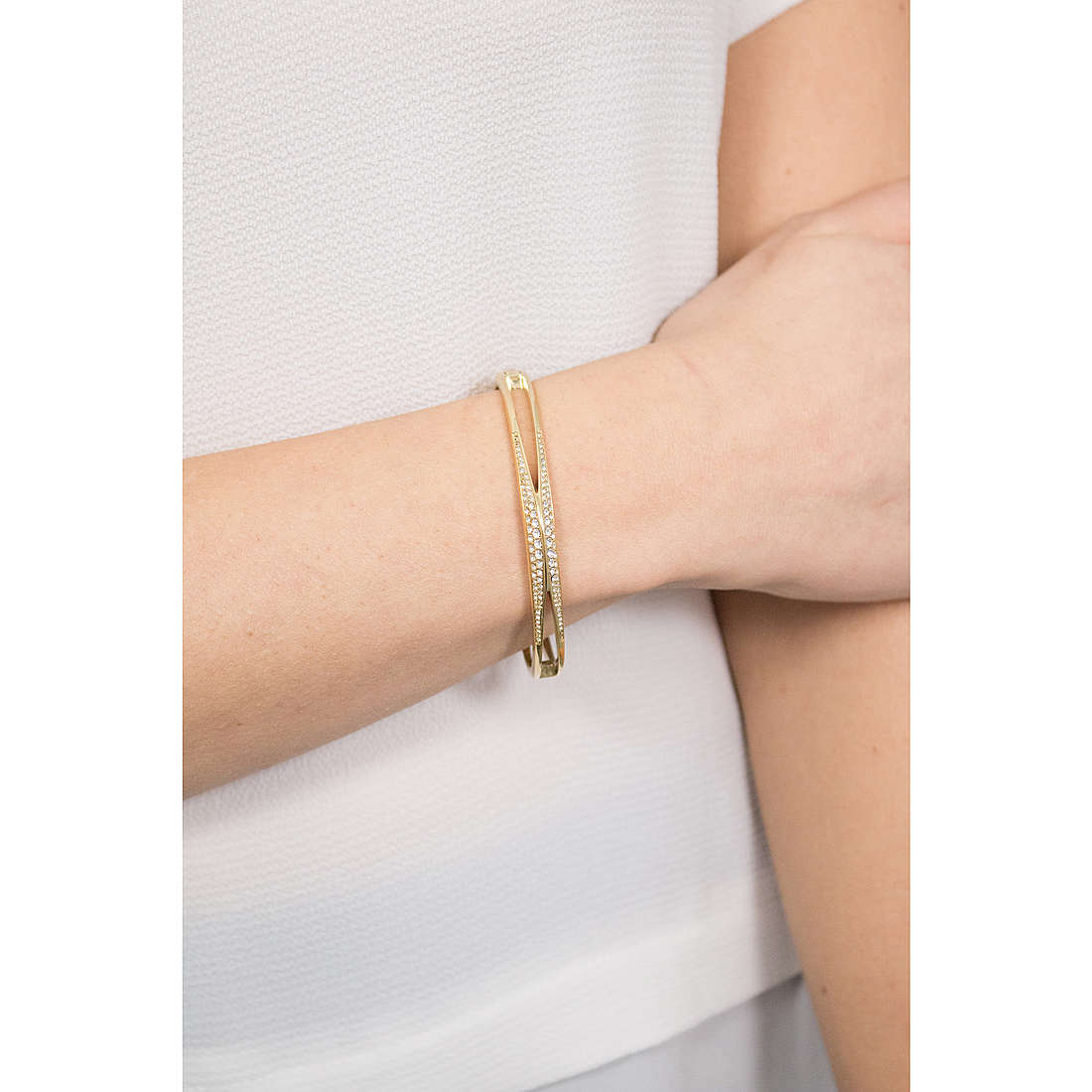 Michael Kors bracelets Brilliance woman MKJ6737710 wearing