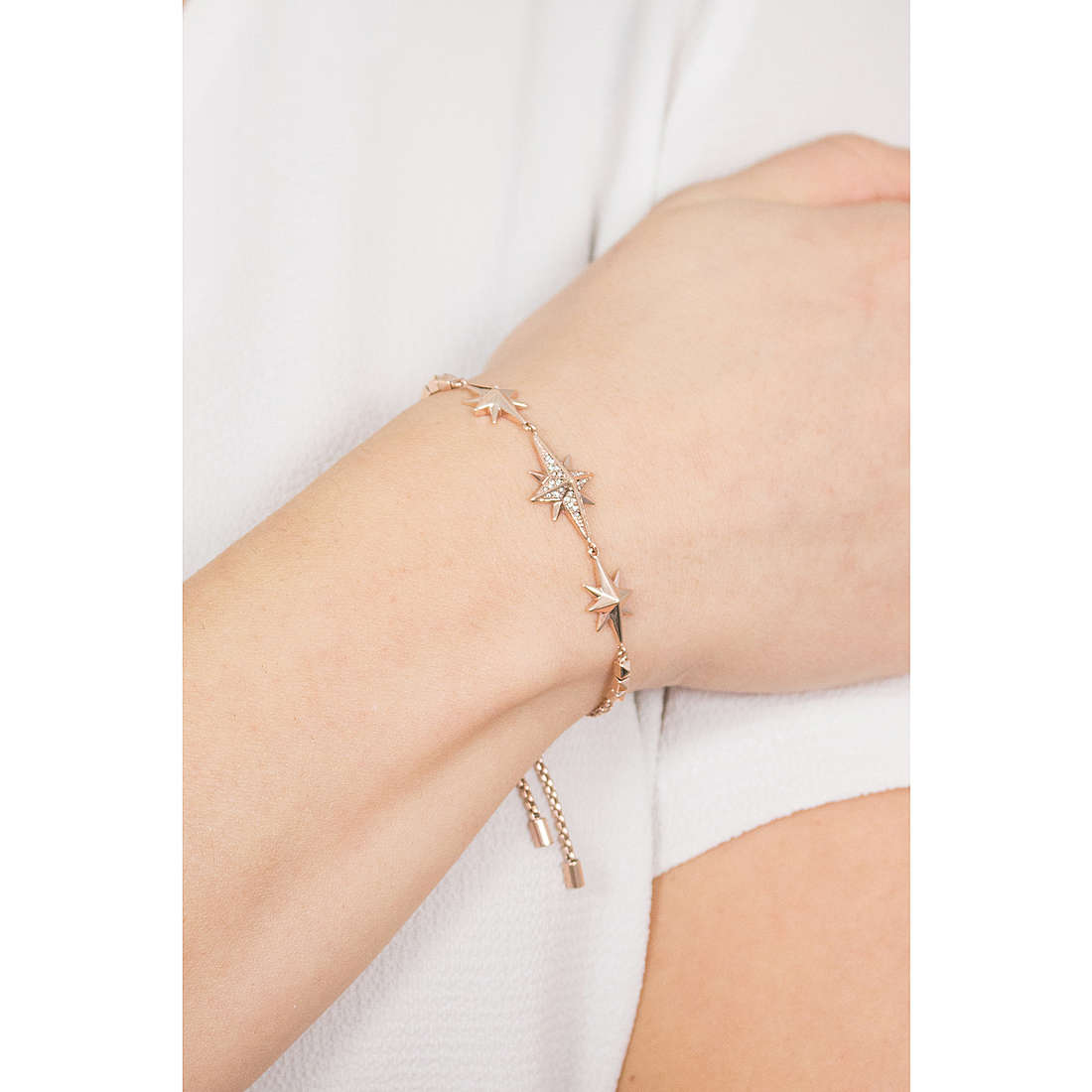 Michael Kors bracelets Brilliance woman MKJ6928791 wearing