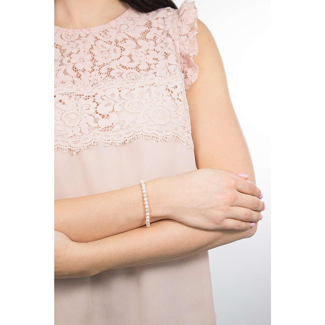 Michael Kors bracelets Fashion woman MKJ6293710 wearing