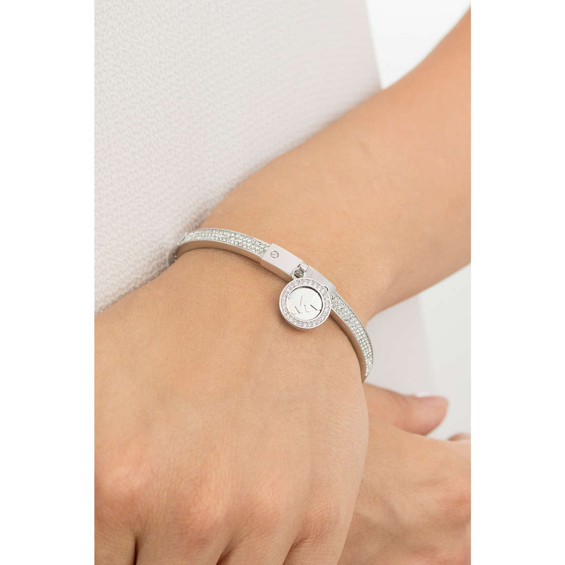 Michael Kors bracelets Heritage woman MKJ5977040 wearing