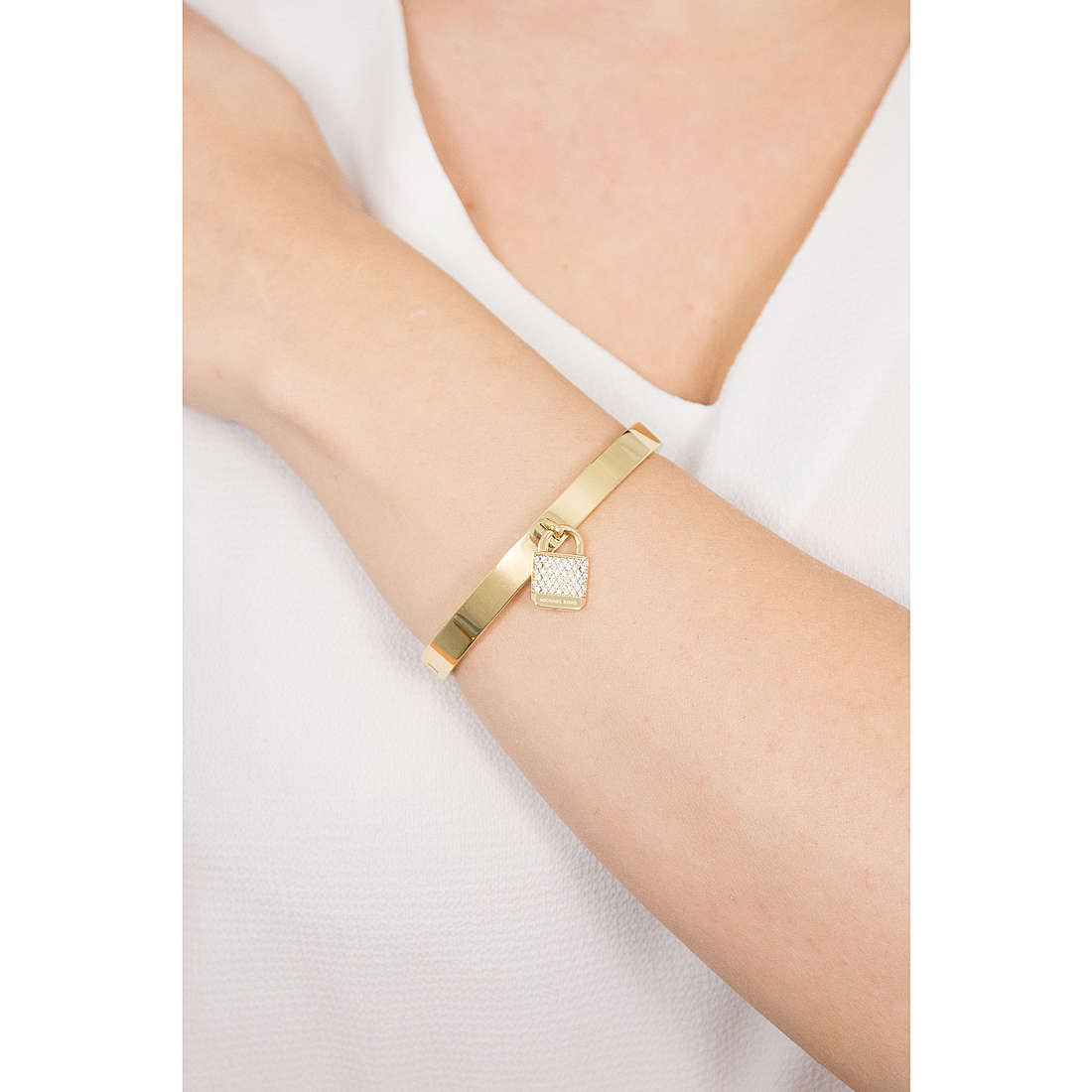 Michael Kors bracelets Iconic woman MKJ6355710 wearing