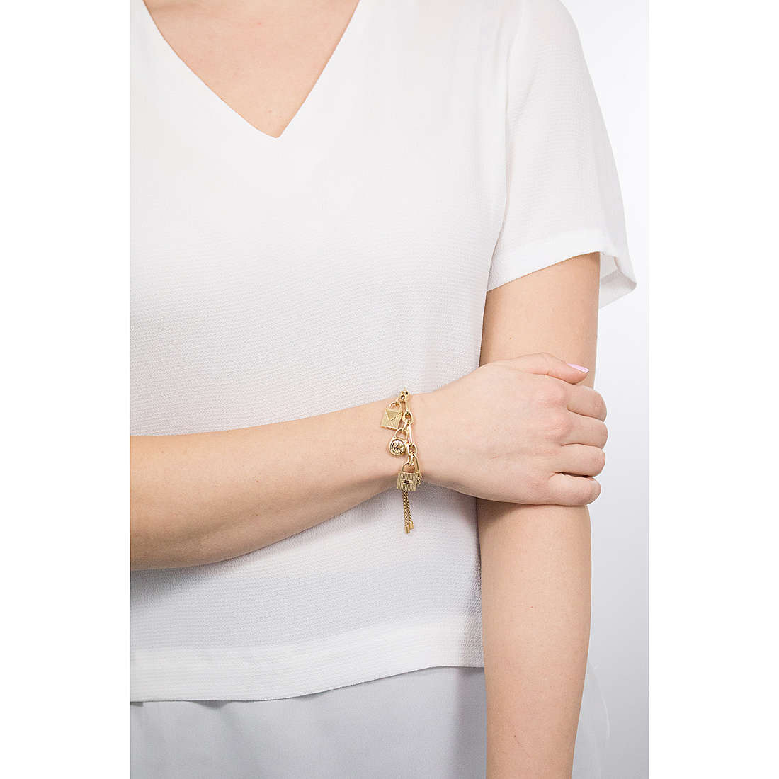 Michael Kors bracelets Logo woman MKJ6816710 wearing