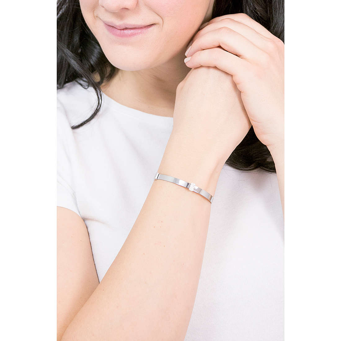Rebecca bracelets Myn woman SWDBXX02 wearing