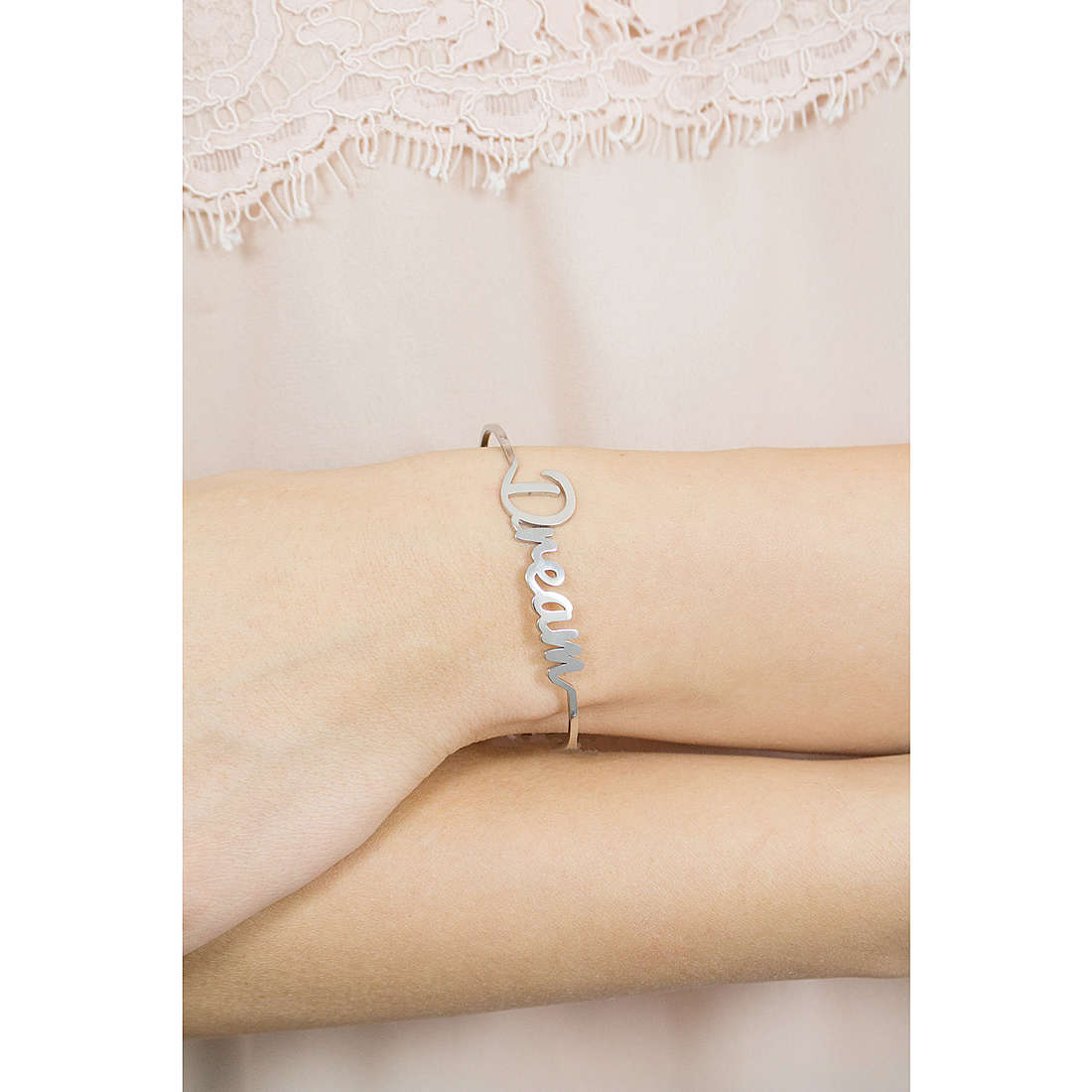 Sagapò bracelets Write woman SWT12 wearing