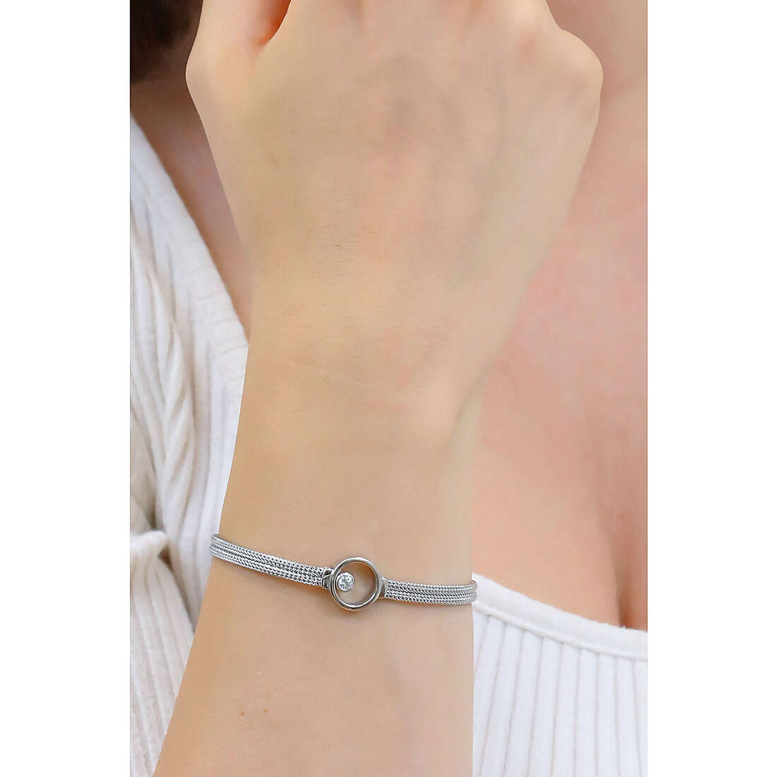 Skagen bracelets Spring 2016 woman SKJ0834040 wearing
