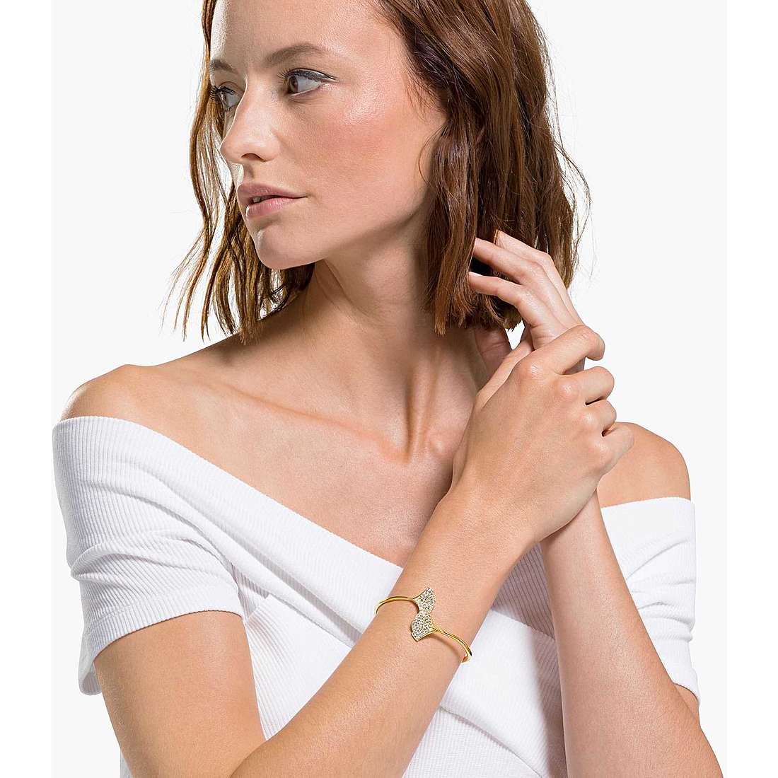 Swarovski bracelets Stunning woman 5518170 wearing