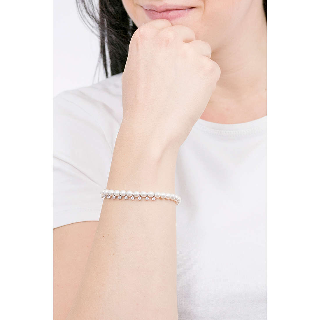 Swarovski bracelets Treasure woman 5572683 wearing
