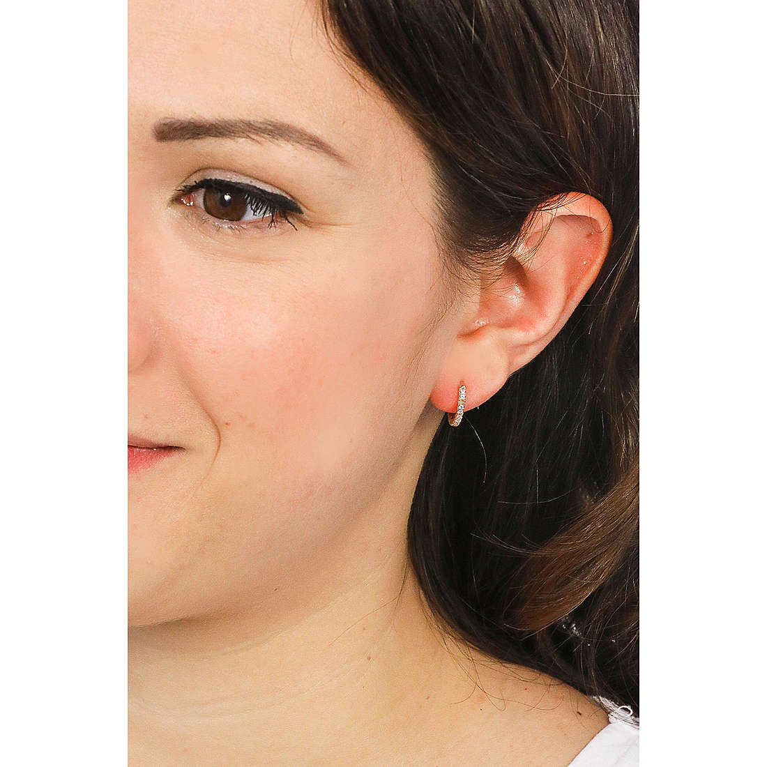 Rebecca earrings woman SWNORR30 wearing
