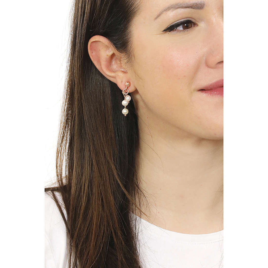 Boccadamo earrings Gaya woman GOR015RS wearing