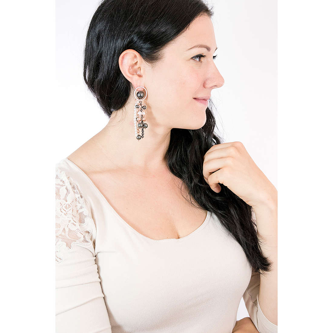 Boccadamo earrings Romantica woman ROR015R wearing