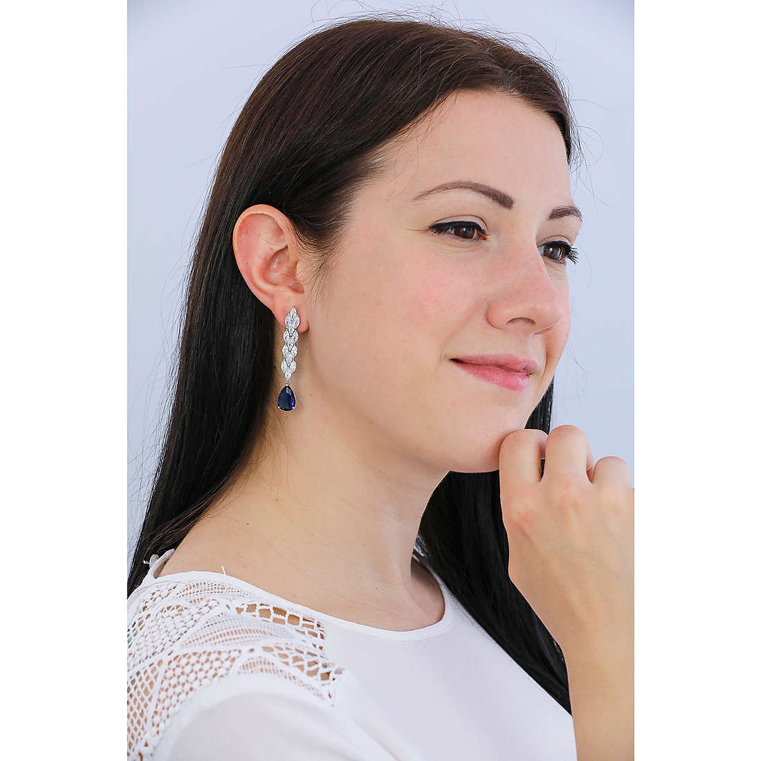 Sovrani earrings Luce woman J6210 wearing