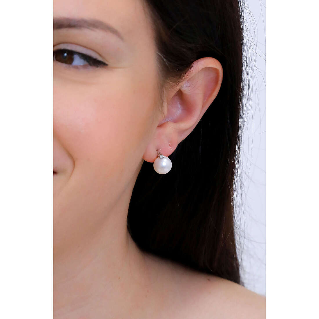 Comete earrings Perle woman ORP 710 wearing