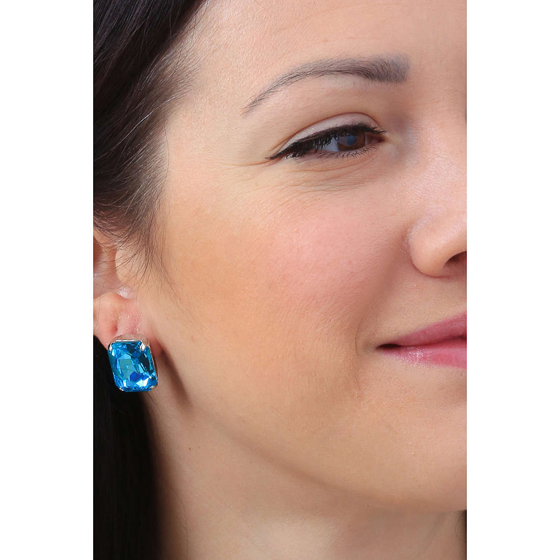 Sovrani earrings Cristal Magique woman J7043 wearing