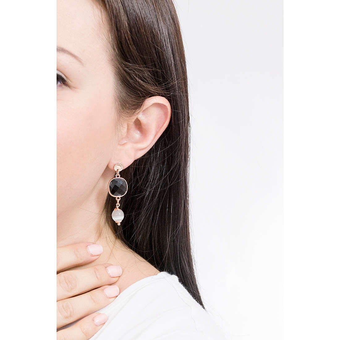 Sovrani earrings Cristal Magique woman J5890 wearing
