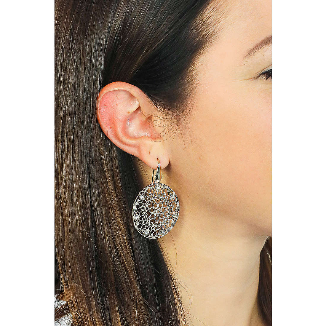 Sovrani earrings Venere woman J4323 wearing