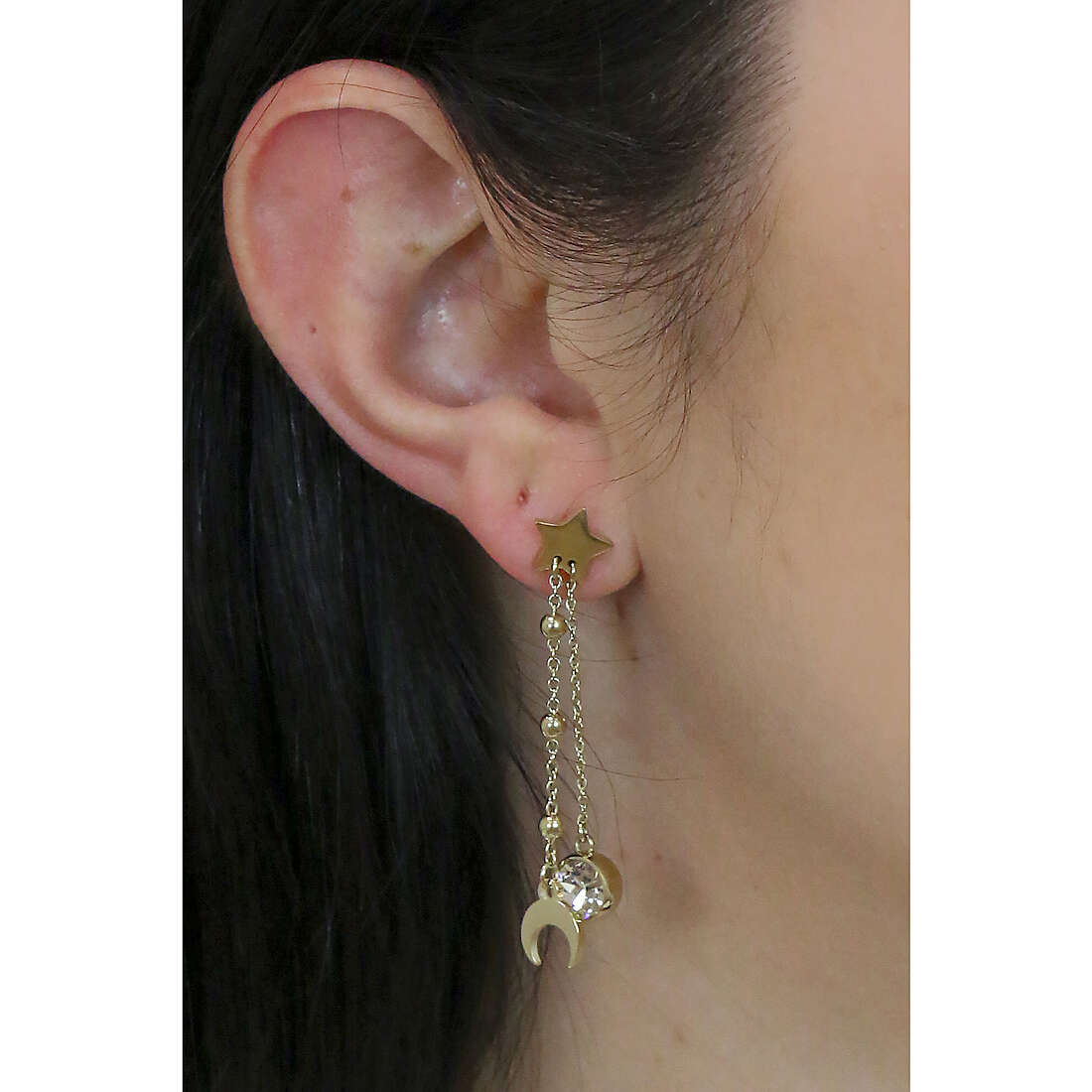 Sagapò earrings Aurora woman SAR18 wearing