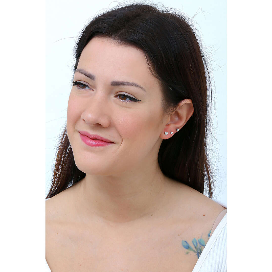 Sagapò earrings Click woman SCK163 wearing