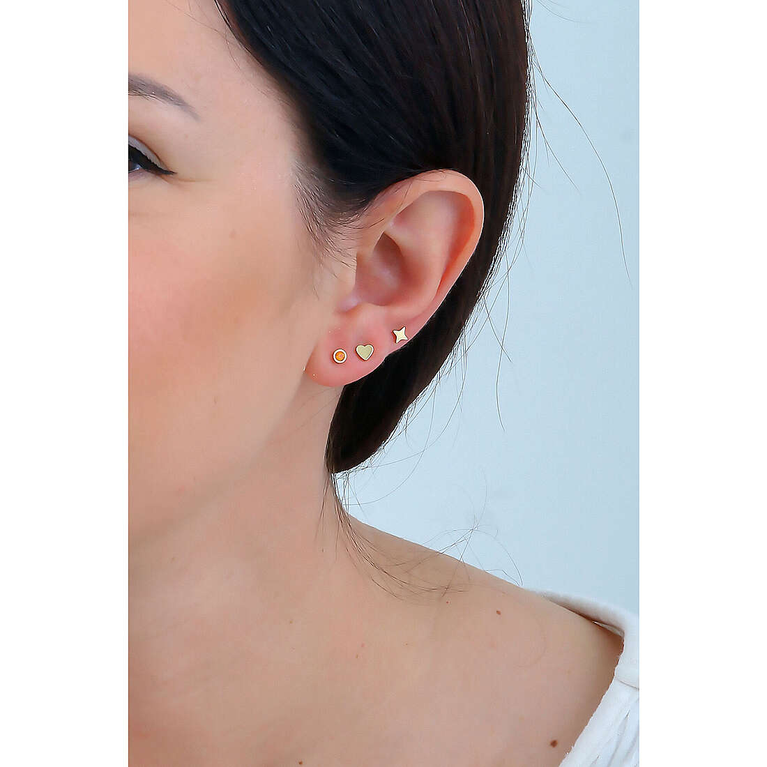 Sagapò earrings Click woman SCK169 wearing