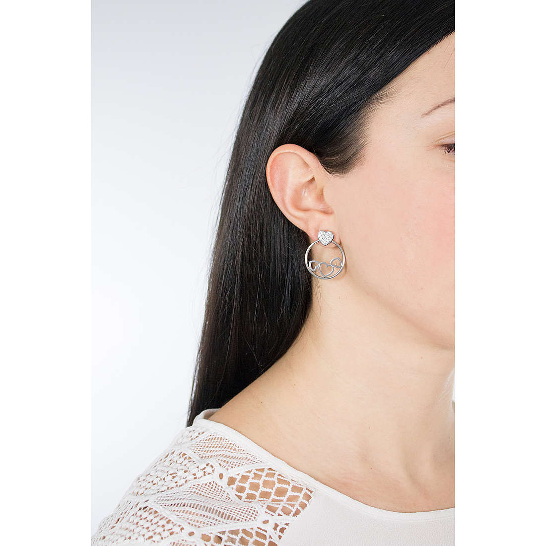 Sagapò earrings Mad Love woman SMV21 wearing