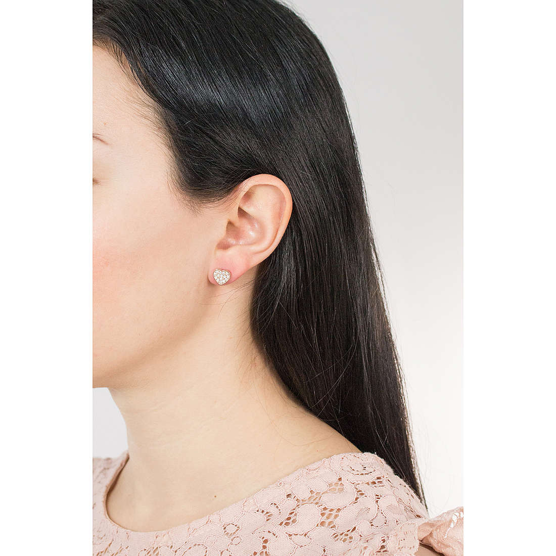 Sagapò earrings Mad Love woman SMV22 wearing