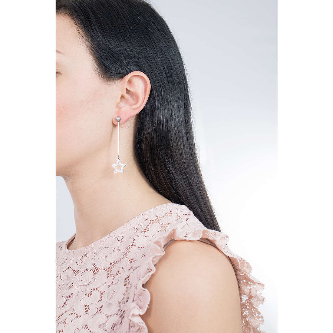 Sagapò earrings New Moon woman SNM25 wearing