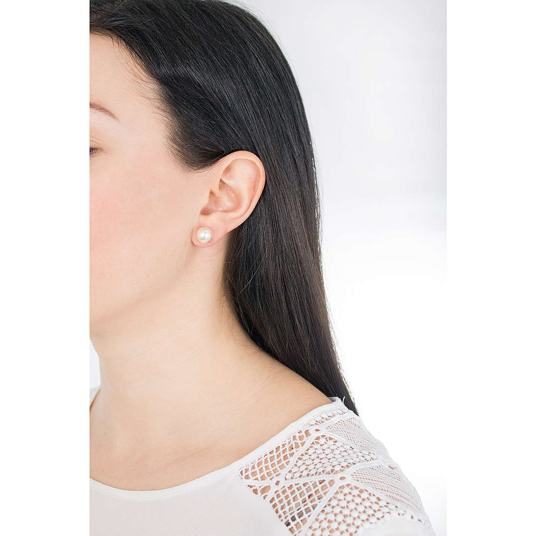Ottaviani earrings woman 500070O wearing