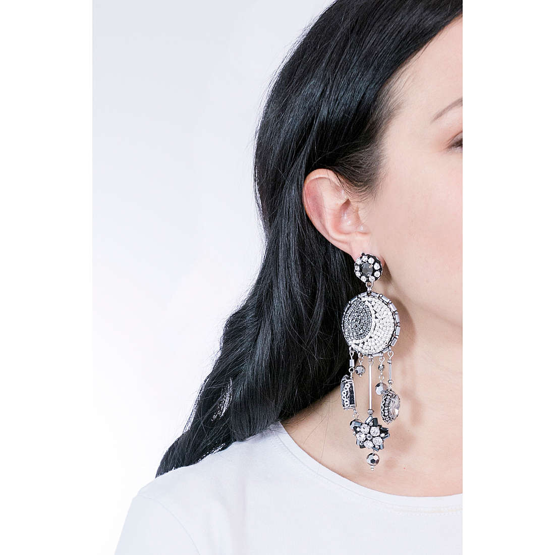 Ottaviani earrings woman 500273O wearing