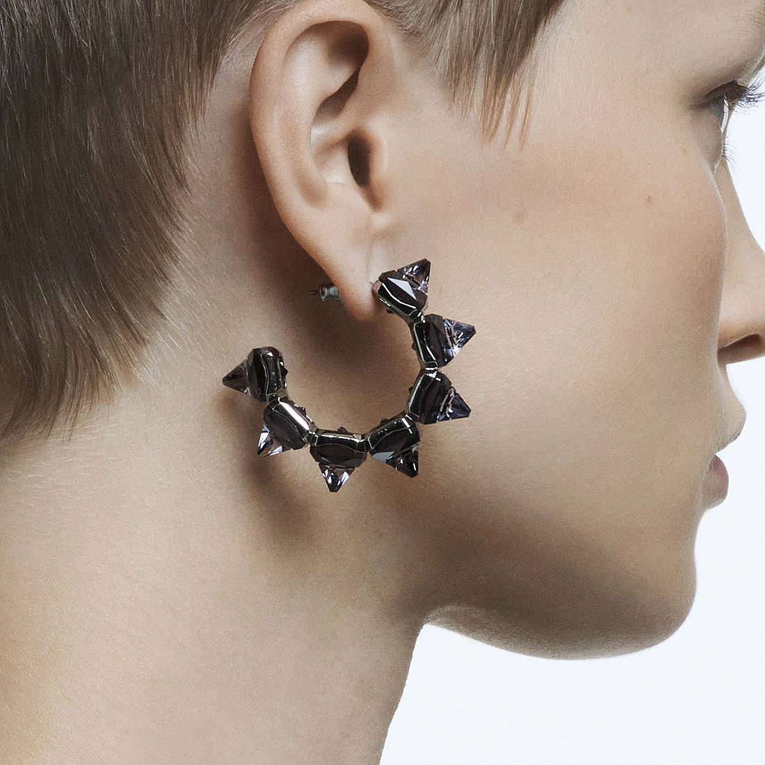 Swarovski earrings Ortyx unisex 5613681 wearing