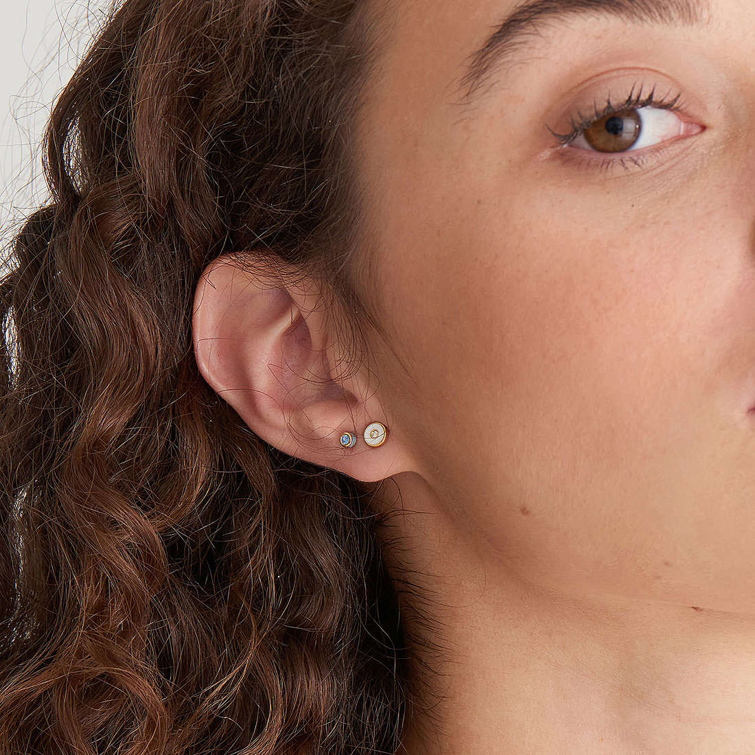 Ania Haie earrings Bright Future woman E028-01G-B wearing