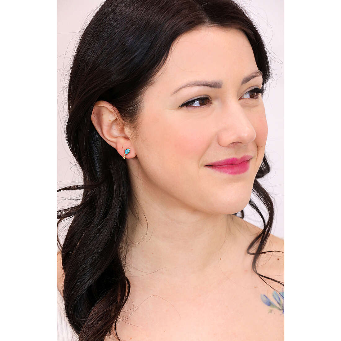 Ania Haie earrings Mineral Glow woman E014-01G wearing