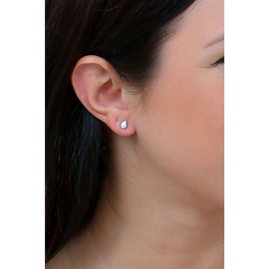 Ania Haie earrings Mineral Glow woman E014-03H wearing