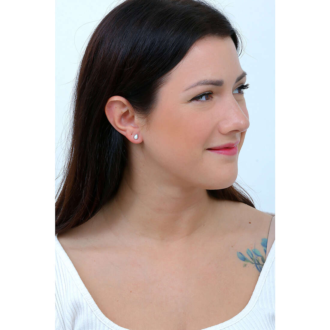 Ania Haie earrings Mineral Glow woman E014-03H wearing