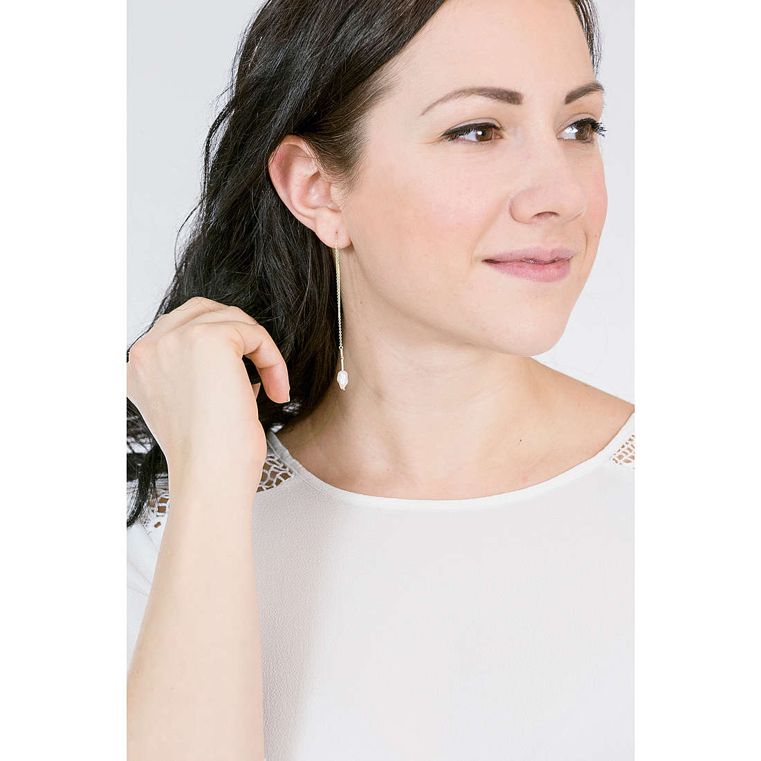Ania Haie earrings Pearl Of Wisdom woman E019-01G wearing