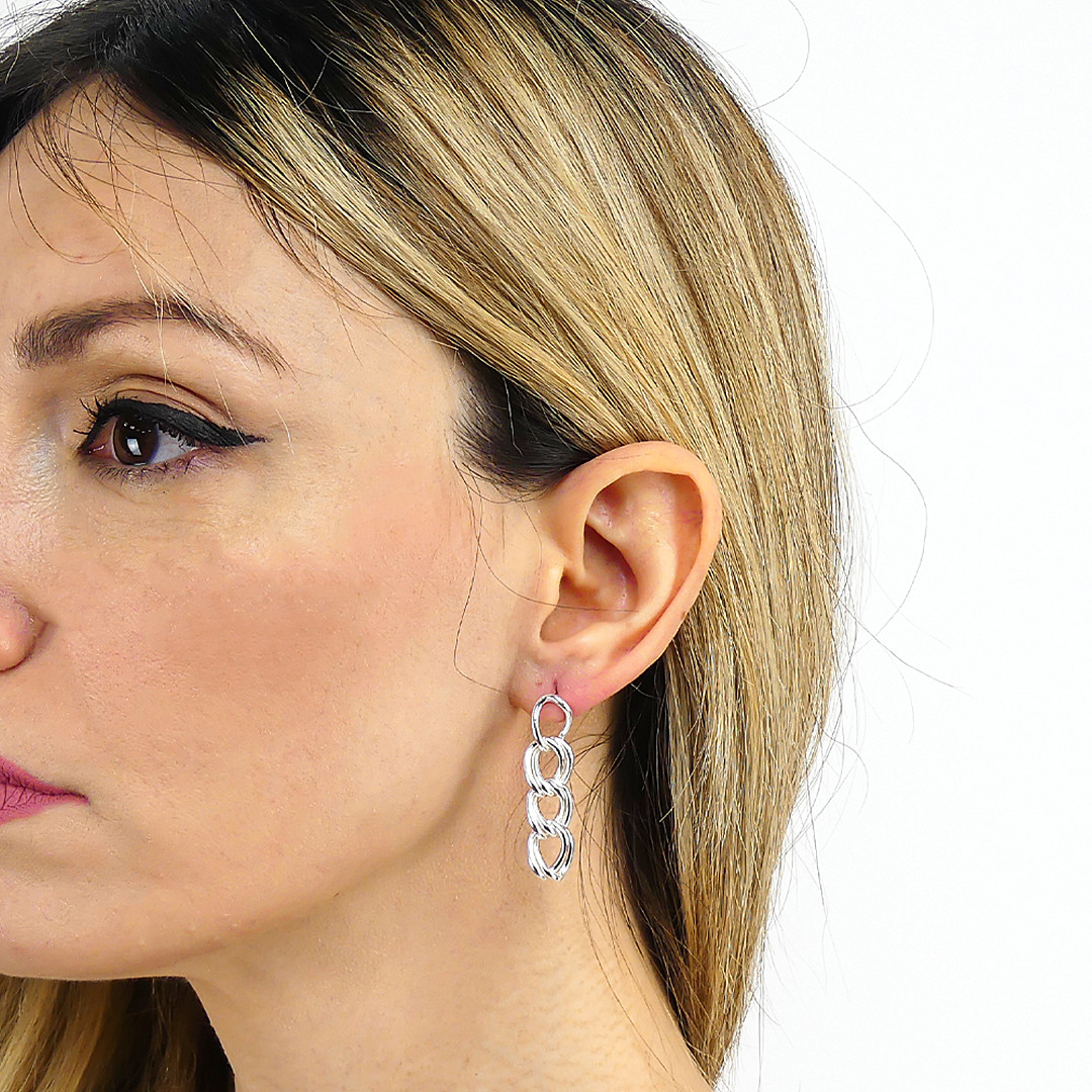 Boccadamo earrings Mychain woman XOR655 wearing