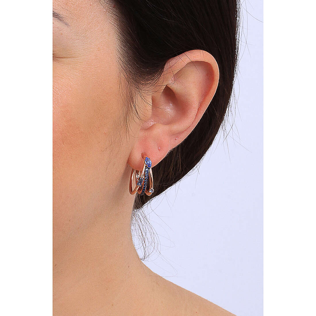 Brosway earrings Affinity woman BFF119 wearing