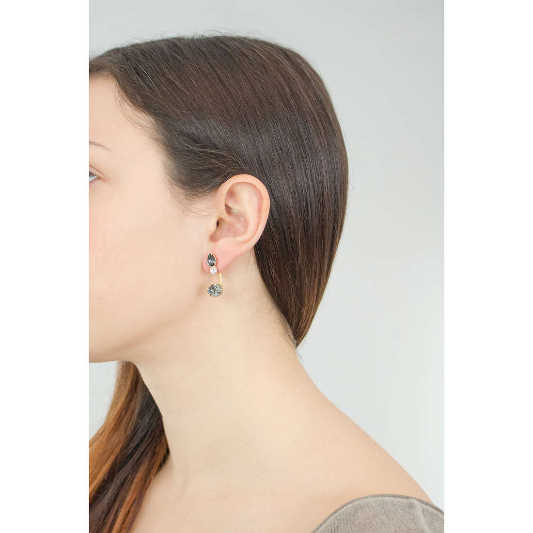 Brosway earrings Affinity woman BFF28 wearing