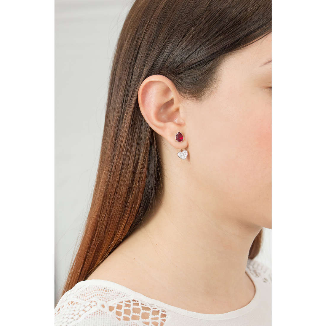 Brosway earrings Affinity woman BFF51 wearing