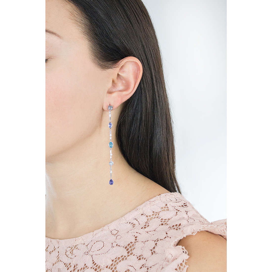 Brosway earrings Affinity woman BFF61 wearing