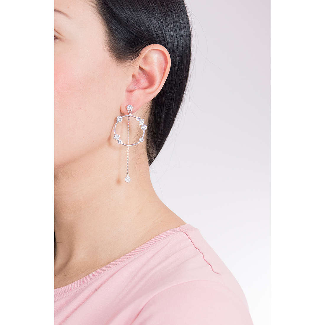 Brosway earrings Affinity woman BFF95 wearing