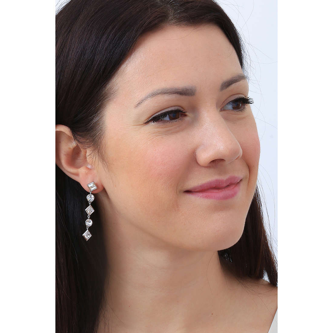 Brosway earrings Emphasis woman BEH26 wearing